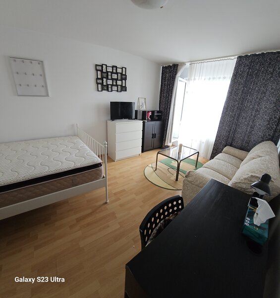 Titan, langa Auchan, cf.1,