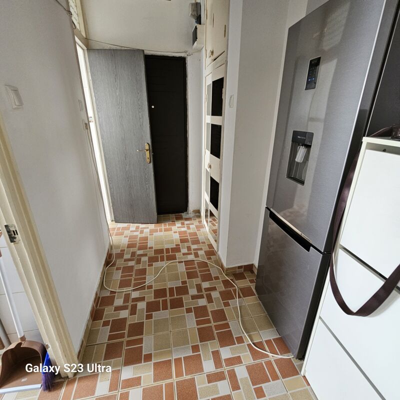 Titan, langa Auchan, cf.1,